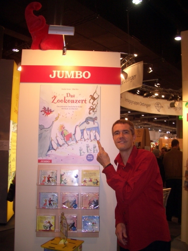 Foto: Frankfurter Buchmesse 2009: Marko am Stand vom JUMBO-Verlag