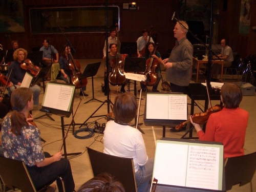 Foto: CD-Aufnahme Zookonzert im ORF-Studio 3: Erke Duit dirigiert das Orchester